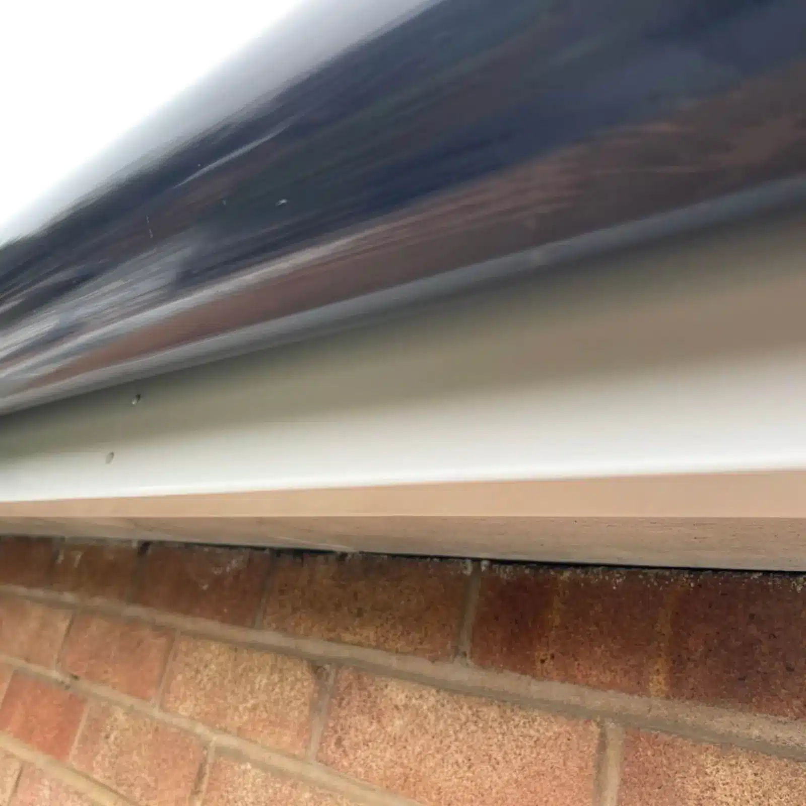Clean fascias after professional cleaning